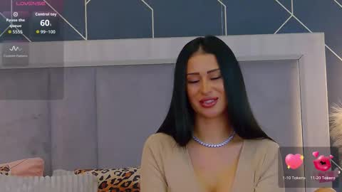 Snapshot of emylaveau chatting on 27, 10, 2025 Emy online show from 27, 10, 2025