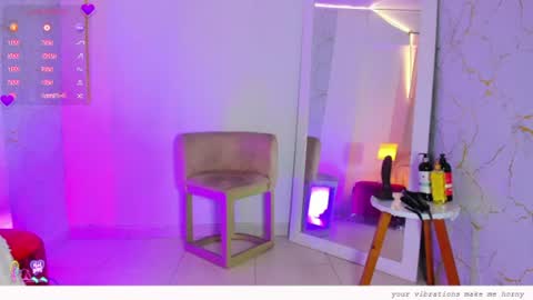 Snapshot of emylyjonhs chatting on 13, 7, 2026 EMYLY online show from 13, 7, 2026