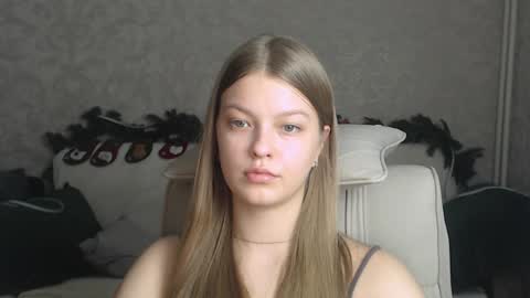 EmySway online show from 4, 1, 2025