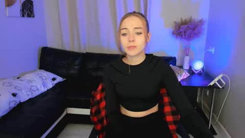 Snapshot of enchanted_bella chatting on 13, 1, 2026 enchanted_bella online show from 13, 1, 2026