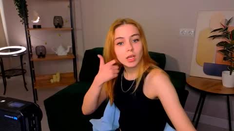 Snapshot of enchanted_bella chatting on 15, 3, 2026 enchanted_bella online show from 15, 3, 2026