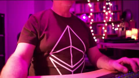 uk online show from 20, 11, 2025