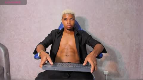 Snapshot of engell_gil chatting on 21, 4, 2026 online show from 21, 4, 2026