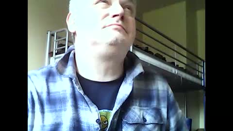Snapshot of englishguysurrey chatting on 3, 4, 2026 englishguysurrey online show from 3, 4, 2026
