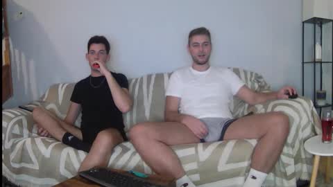 Snapshot of englishladxxx chatting on 3, 10, 2025 Englishladxxx online show from 3, 10, 2025