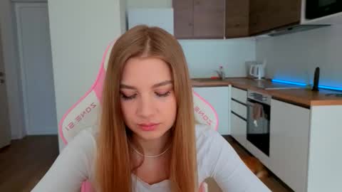 Snapshot of enjoyeverymoment_ chatting on 15, 3, 2026 enjoyeverymoment_ online show from 15, 3, 2026