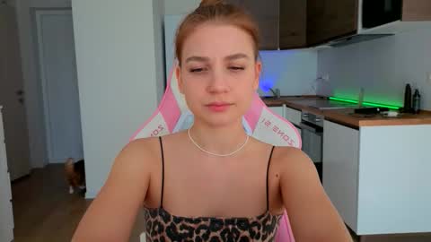 Snapshot of enjoyeverymoment_ chatting on 27, 3, 2026 enjoyeverymoment_ online show from 27, 3, 2026