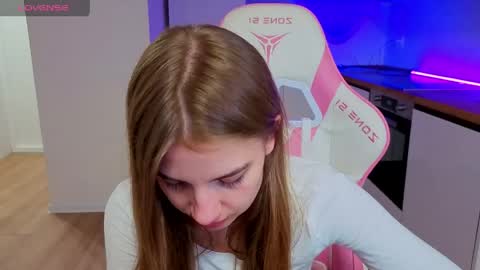 Snapshot of enjoyeverymoment_ chatting on 15, 4, 2026 enjoyeverymoment_ online show from 15, 4, 2026