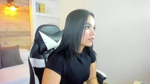 Snapshot of enma_grundy chatting on 23, 4, 2026 E N M A online show from 23, 4, 2026