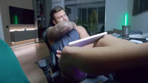 Erik online show from 30, 10, 2025