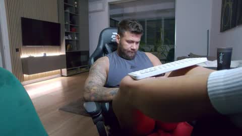 Erik online show from 9, 11, 2025