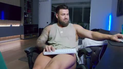 Snapshot of enrikoblue chatting on 23, 6, 2026 Erik online show from 23, 6, 2026