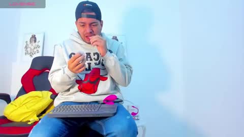 Snapshot of enrique_villa23 chatting on 27, 1, 2025 enrique online show from 27, 1, 2025