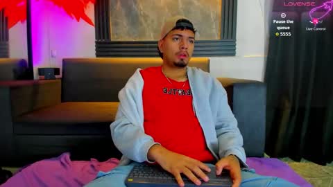 Snapshot of enrique_villa23 chatting on 14, 10, 2025 enrique online show from 14, 10, 2025