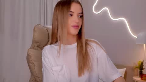 Snapshot of entya chatting on 14, 2, 2026 entya online show from 14, 2, 2026