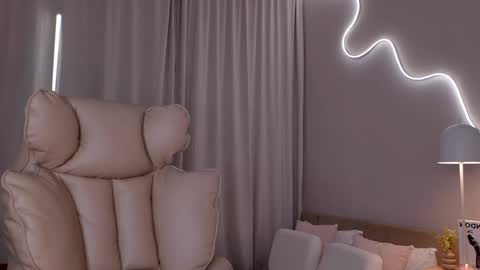 Snapshot of entya chatting on 9, 3, 2026 entya online show from 9, 3, 2026