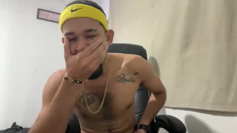 Snapshot of enyel_100 chatting on 2, 2, 2026 enyel_100 online show from 2, 2, 2026