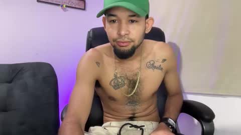 Snapshot of enyel_100 chatting on 11, 2, 2026 enyel_100 online show from 11, 2, 2026