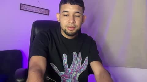 Snapshot of enyel_100 chatting on 18, 3, 2026 enyel_100 online show from 18, 3, 2026