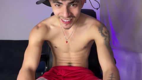 Snapshot of enyel_100 chatting on 19, 3, 2026 enyel_100 online show from 19, 3, 2026