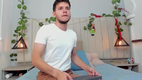 ENZO online show from 17, 12, 2025