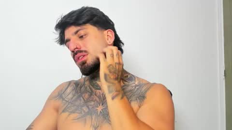 Enzo Aren online show from 15, 11, 2025