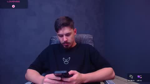 Snapshot of enzorace chatting on 2, 12, 2025 EnzoRace online show from 2, 12, 2025