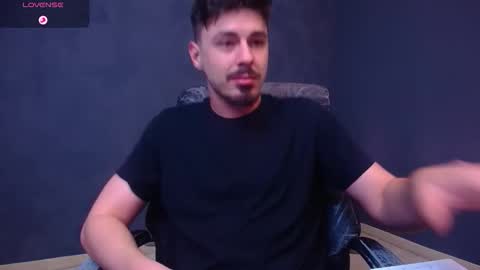 Snapshot of enzorace chatting on 15, 12, 2025 EnzoRace online show from 15, 12, 2025