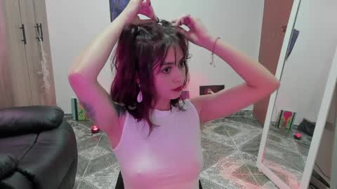 Snapshot of ephemeral_hot chatting on 10, 4, 2026 Leyla online show from 10, 4, 2026