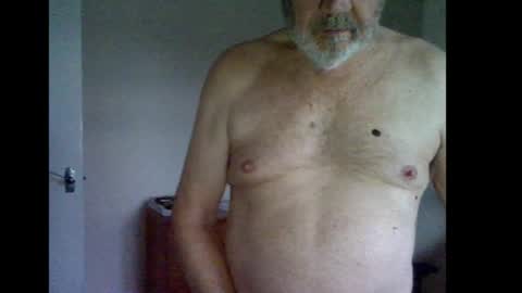 Snapshot of erasmus_d chatting on 9, 10, 2025 erasmus_d online show from 9, 10, 2025