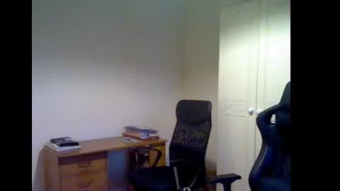 Snapshot of erasmus_d chatting on 15, 10, 2025 erasmus_d online show from 15, 10, 2025