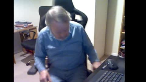 Snapshot of erasmus_d chatting on 17, 10, 2025 erasmus_d online show from 17, 10, 2025