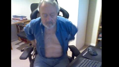 Snapshot of erasmus_d chatting on 20, 10, 2025 erasmus_d online show from 20, 10, 2025