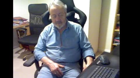 Snapshot of erasmus_d chatting on 6, 11, 2025 erasmus_d online show from 6, 11, 2025