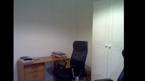 Snapshot of erasmus_d chatting on 15, 12, 2025 erasmus_d online show from 15, 12, 2025