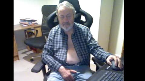 Snapshot of erasmus_d chatting on 3, 2, 2026 erasmus_d online show from 3, 2, 2026