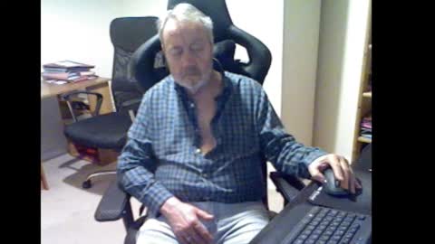 Snapshot of erasmus_d chatting on 8, 2, 2026 erasmus_d online show from 8, 2, 2026