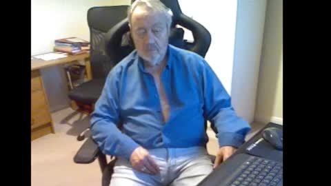 Snapshot of erasmus_d chatting on 9, 3, 2026 erasmus_d online show from 9, 3, 2026