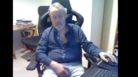 Snapshot of erasmus_d chatting on 16, 3, 2026 erasmus_d online show from 16, 3, 2026