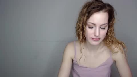 Erdbeeren mit Sahne online show from 9, 12, 2024