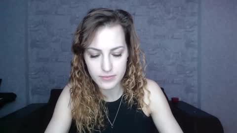 Erdbeeren mit Sahne online show from 25, 2, 2025