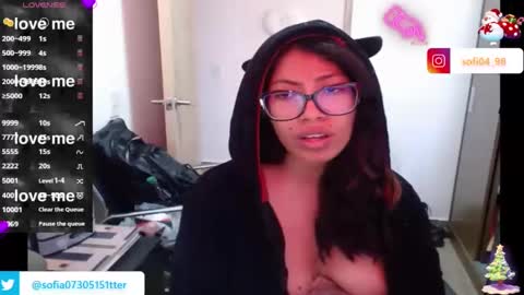 Snapshot of eren_mikasa chatting on 20, 1, 2025 sofia online show from 20, 1, 2025