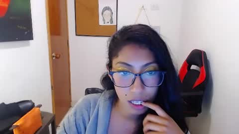 Snapshot of eren_mikasa chatting on 22, 6, 2026 sofia online show from 22, 6, 2026
