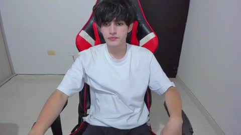Snapshot of eren_tatakae chatting on 27, 4, 2026 eren_tatakae online show from 27, 4, 2026
