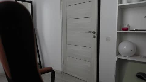    online show from 26, 10, 2025