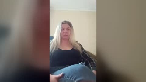 Snapshot of erica_thompson chatting on 12, 6, 2026 Erica online show from 12, 6, 2026