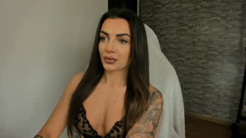 Snapshot of erica_xoo chatting on 2, 6, 2026 Riaaa online show from 2, 6, 2026