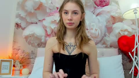 Snapshot of ericalow chatting on 28, 4, 2026 Erica online show from 28, 4, 2026
