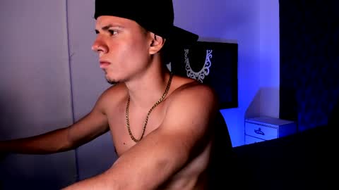 Snapshot of erick__1 chatting on 5, 4, 2026 Erick online show from 5, 4, 2026