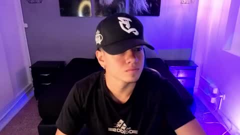 Snapshot of erick__1 chatting on 22, 4, 2026 Erick online show from 22, 4, 2026